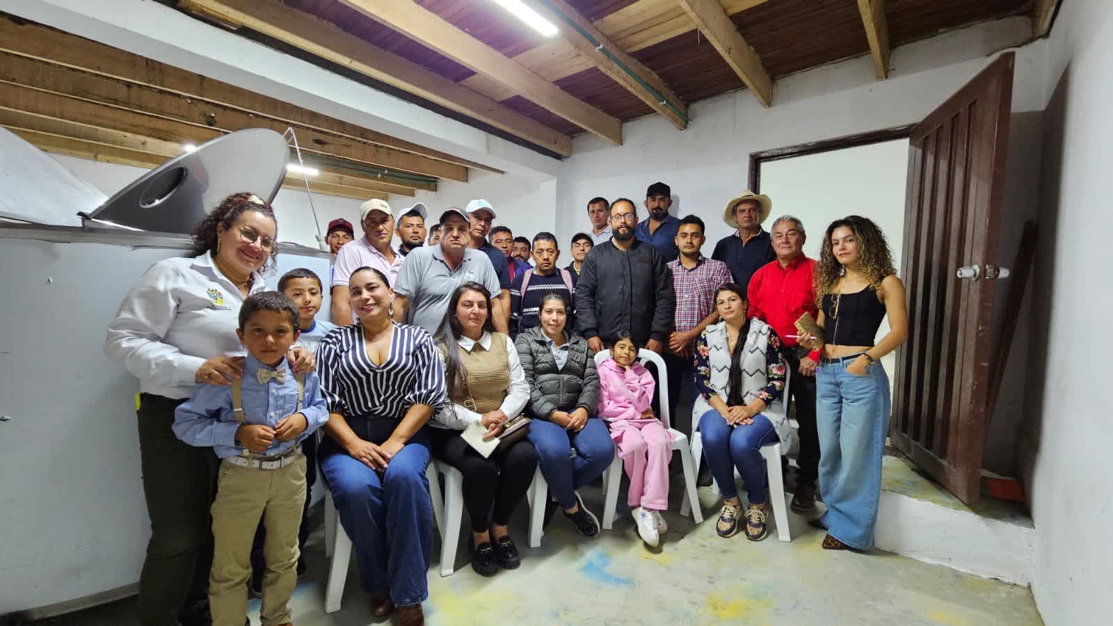 Imagen de Entrega de tanque de enfriamiento impulsa sector lechero en el norte de Fusagasugá