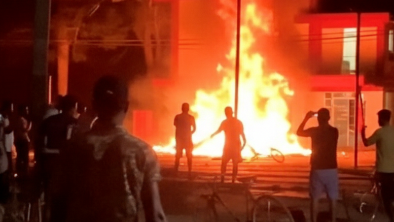 Imagen de Protestas en Cuba: manifestantes asaltan sede del Partido Comunista por apagones y escasez