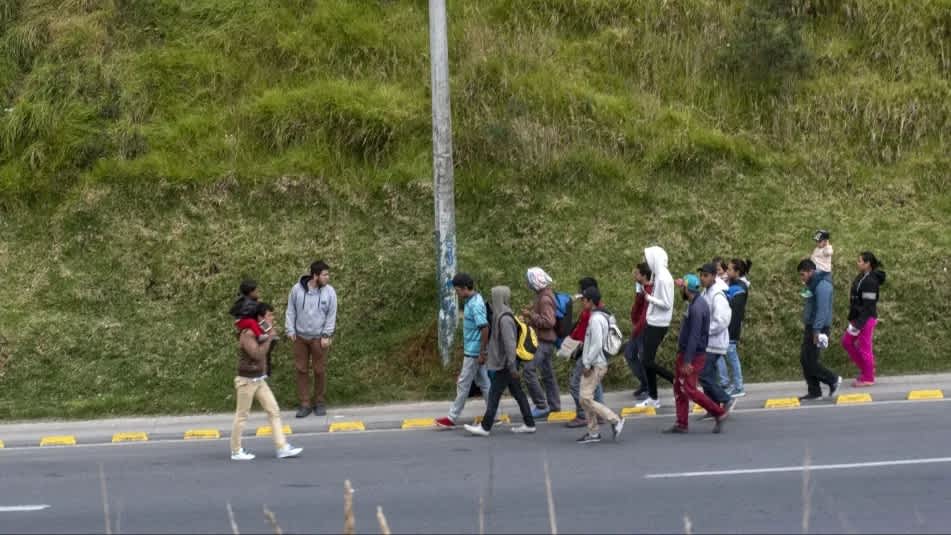 Imagen de Defensoría alerta sobre riesgos y brechas de protección para familias migrantes en frontera con Ecuador