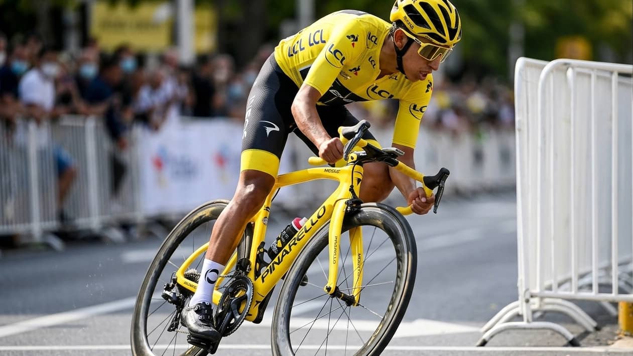 Imagen de Egan Bernal soluciona problema en Cancillería y ya tiene pasaporte para el Giro de Italia