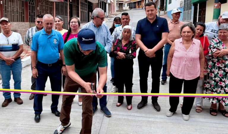Imagen de Emserfusa entrega obra vial y de alcantarillado en Fusagasugá