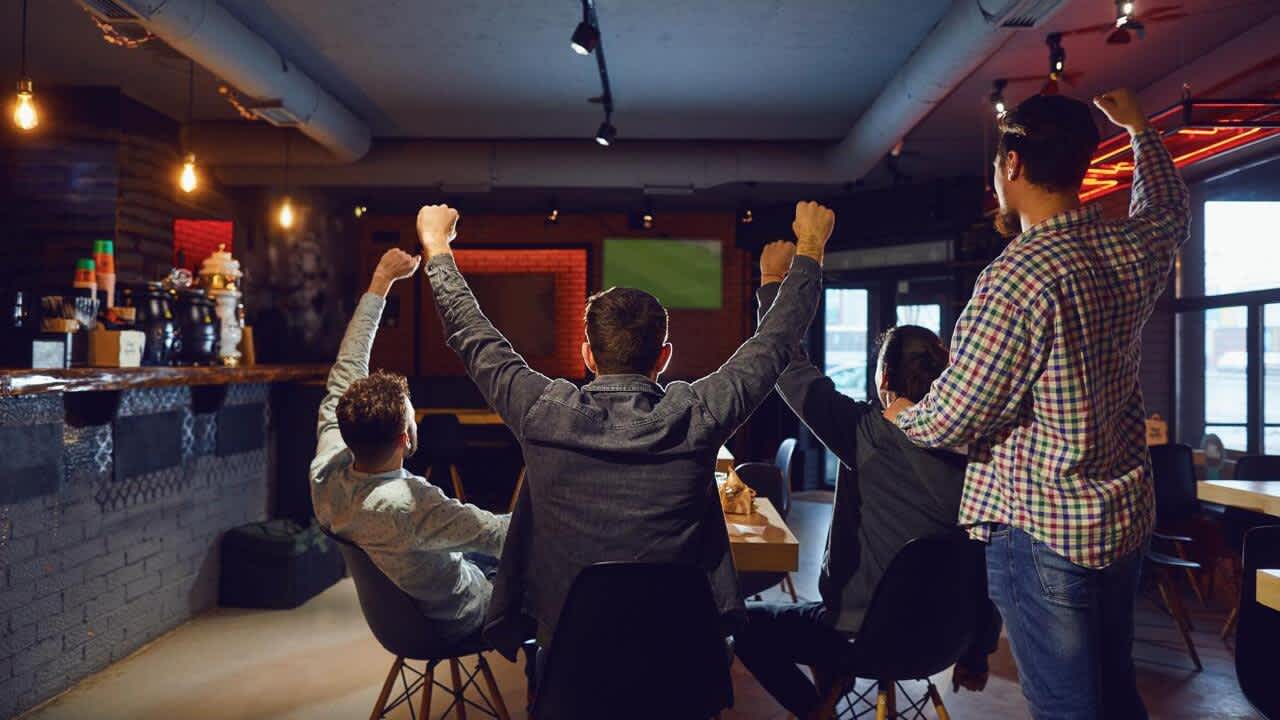 Imagen de El Mundial de Fútbol aumenta el consumo eléctrico en bares, restaurantes y sitios de entretenimiento: NYCE hace alerta sobre riesgos.