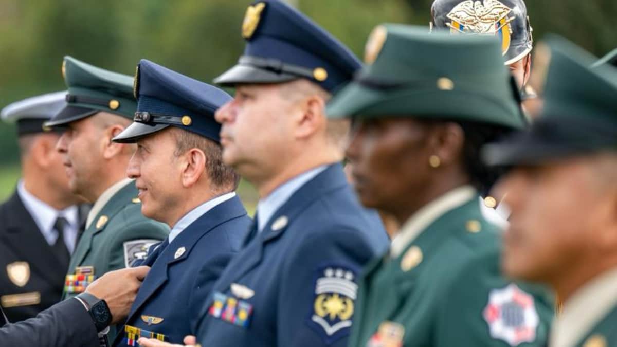 Imagen de Abelardo de la Espriella alista los nombres de su nueva cúpula militar en Cali
