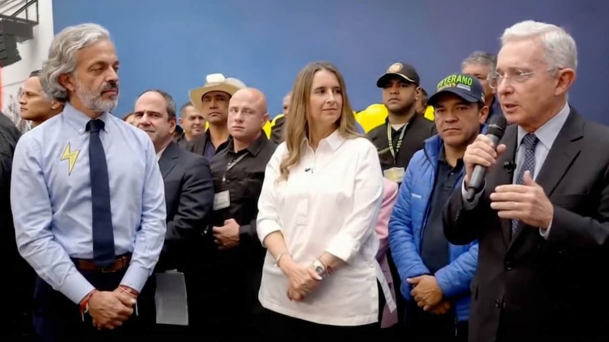 Imagen de Álvaro Uribe defiende la propuesta de Paloma Valencia para bajar impuestos y crear empleo