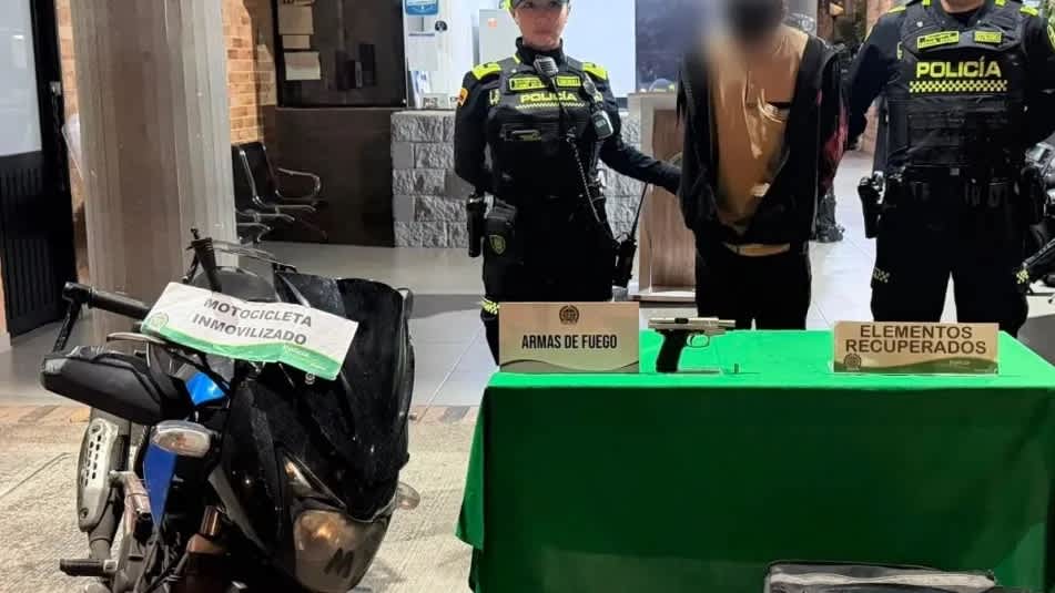 Imagen de Capturan a ladrón que usaba moto de mensajería para robar en Normandía Bogotá
