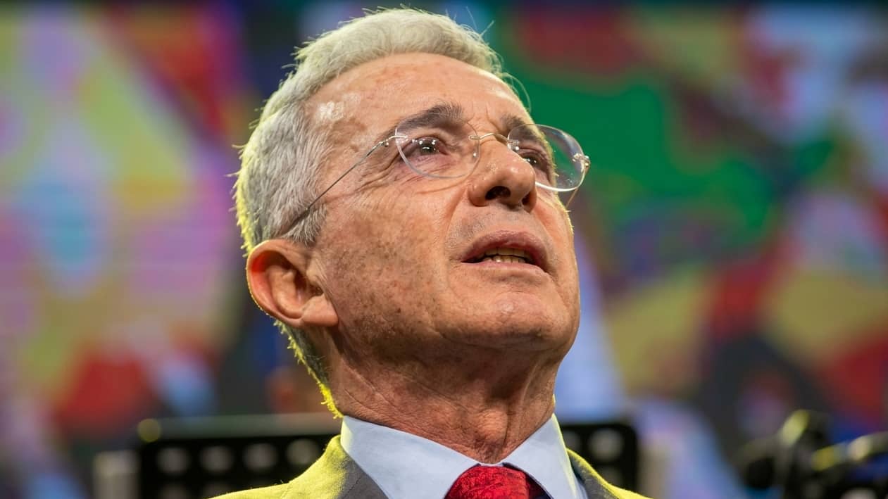 Imagen de Fiscalía investiga a Álvaro Uribe por paramilitares y masacres en Antioquia